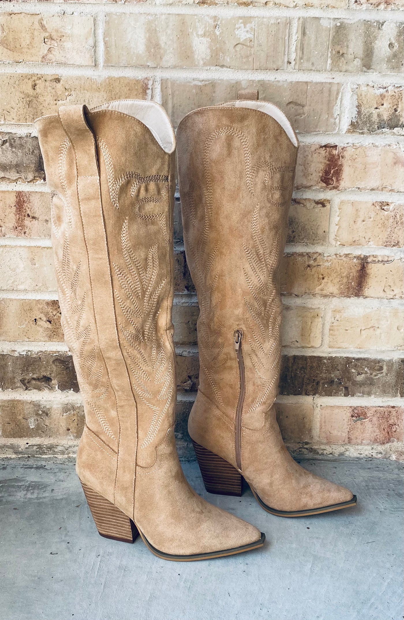 Almost Famous Suede Boot